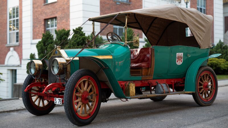 Historyczny pojazd znów w Brzesku z okazji 180-lecia Browaru Okocim