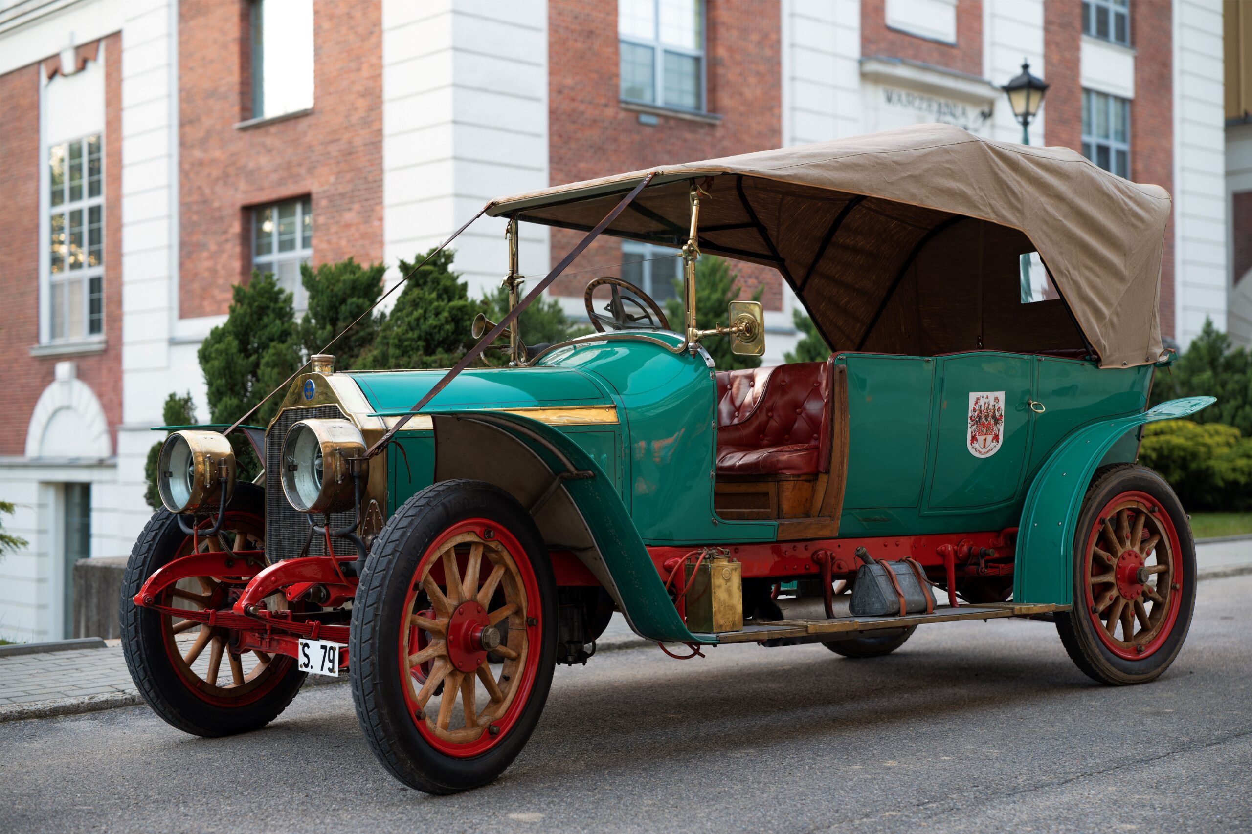 Historyczny pojazd znów w Brzesku z okazji 180-lecia Browaru Okocim